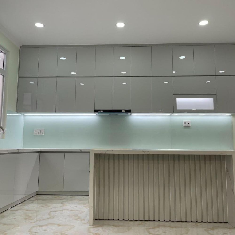 18 Tủ Bếp Chữ L Acrylic Glossy Light Premium | Trọng Interior